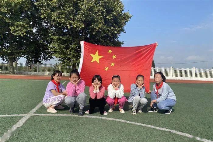 哈尼和她的宠物们